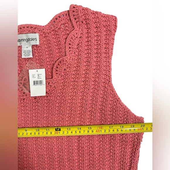 New Bloomingdales Sleeveless Crochet knit Scallops Tank Top - Picture 7 of 8